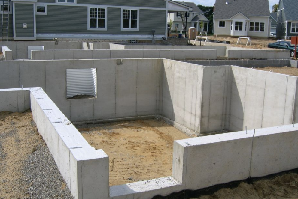 Poured basement foundation 