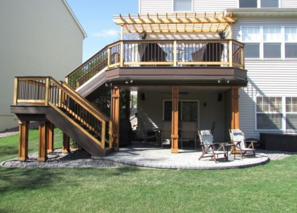 Deck built on a diamond pier foundation system